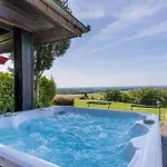 شقة House Vilana With Jacuzzi - Happy Puconci