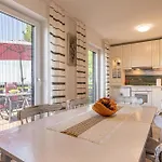 House Vilana With Jacuzzi - Happy * Puconci