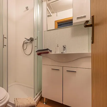 House Vilana With Jacuzzi - Happy Apartamento Puconci