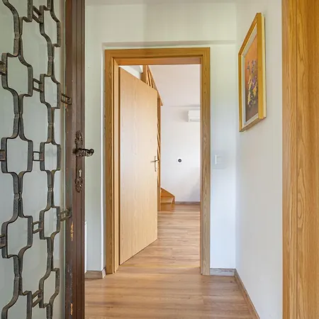 House Vilana With Jacuzzi - Happy * Puconci