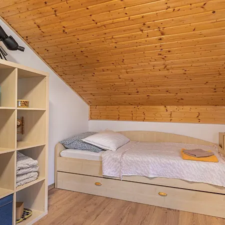 House Vilana With Jacuzzi - Happy Apartamento