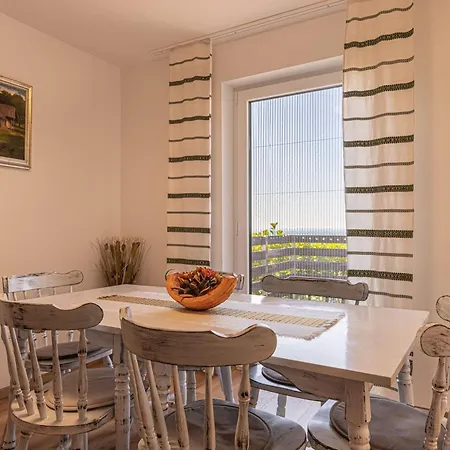 House Vilana With Jacuzzi - Happy * Puconci