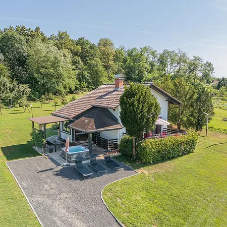 House Vilana With Jacuzzi - Happy