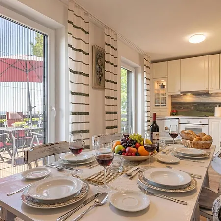 House Vilana- Jacuzzi Garden & Bbq - Happy * Puconci