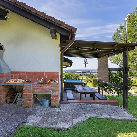 Apartamento House Vilana- Jacuzzi Garden & Bbq - Happy