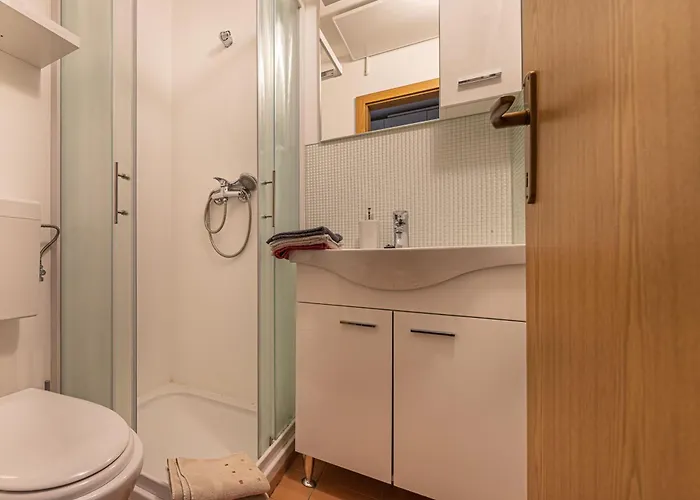 House Vilana With Jacuzzi - Happy アパート Puconci