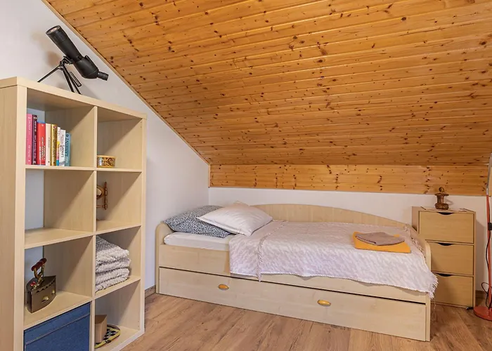 House Vilana With Jacuzzi - Happy アパート