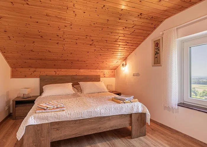 House Vilana With Jacuzzi - Happy *