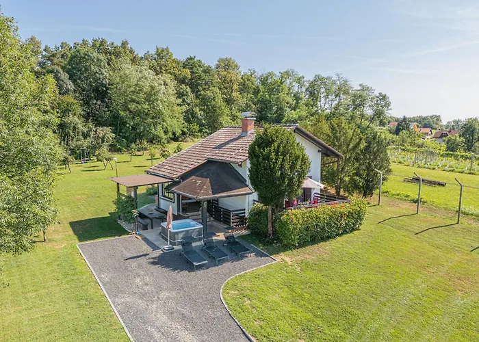 House Vilana With Jacuzzi - Happy